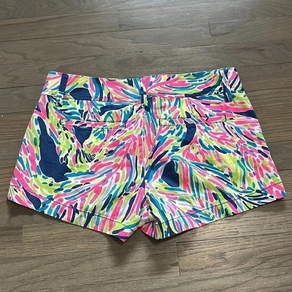 LILLY Pulitzer The Walsh Short. Size 2. Excellent condition! - Picture 2 of 8